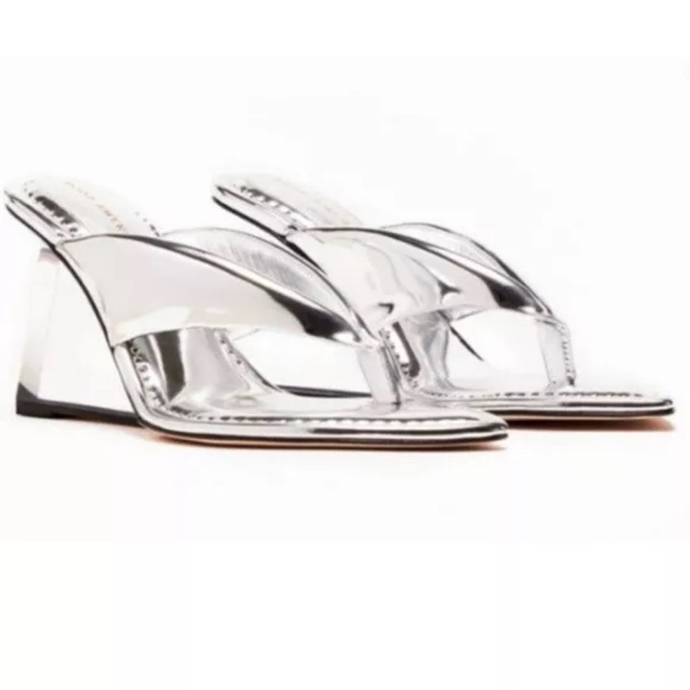 GOOD AMERICAN CINDER F*UCKING RELLA CLEAR WEDGE SANDAL SILVER PATENT LEAT…